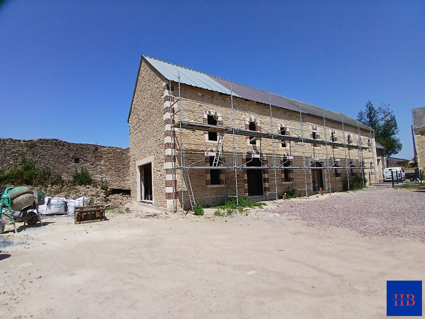 Agence immobilière de Hugues Immobilier Val de drome - Hugues Immobilier