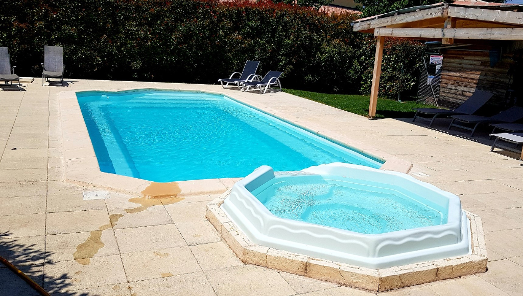 Propriété de 550 m² avec gite et chambres d'hôtes sur terrain arboré