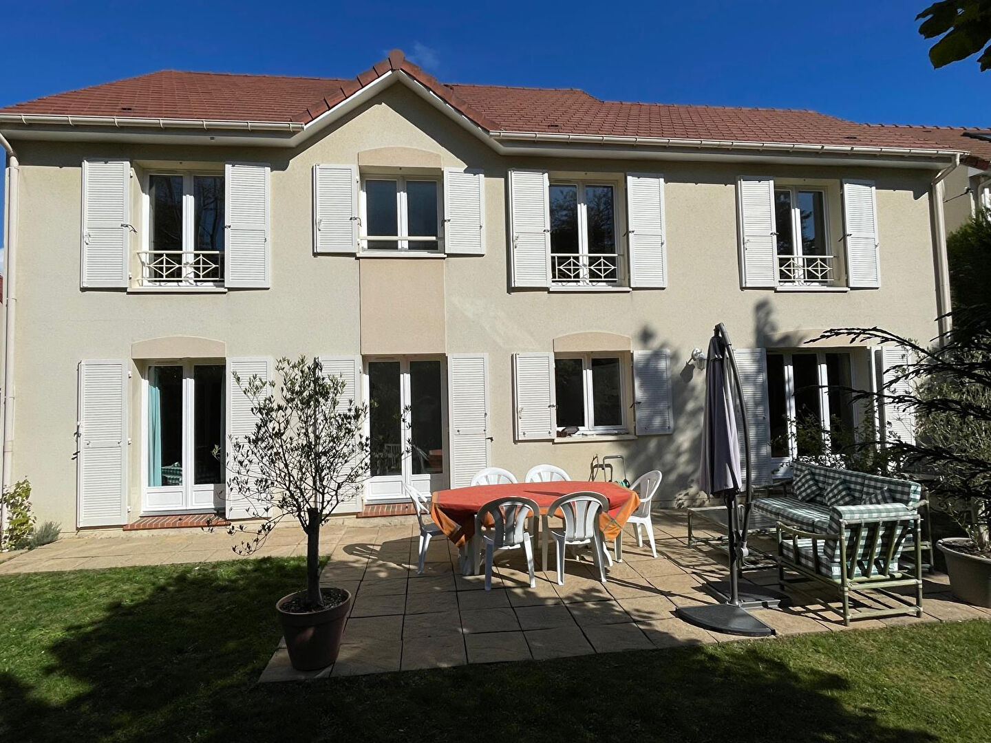 Maison FAMILIALE les Hauts de Verneuil-sur-seine 7 pièces 180 m²