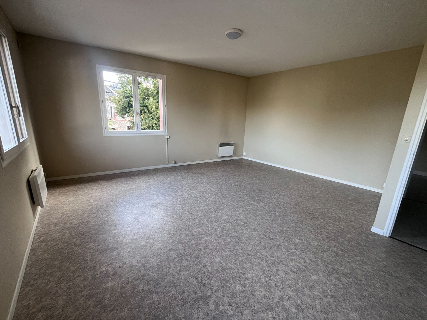 Photo Appartement Pithiviers 2 pièce(s) 62.67 m2 image 2/6