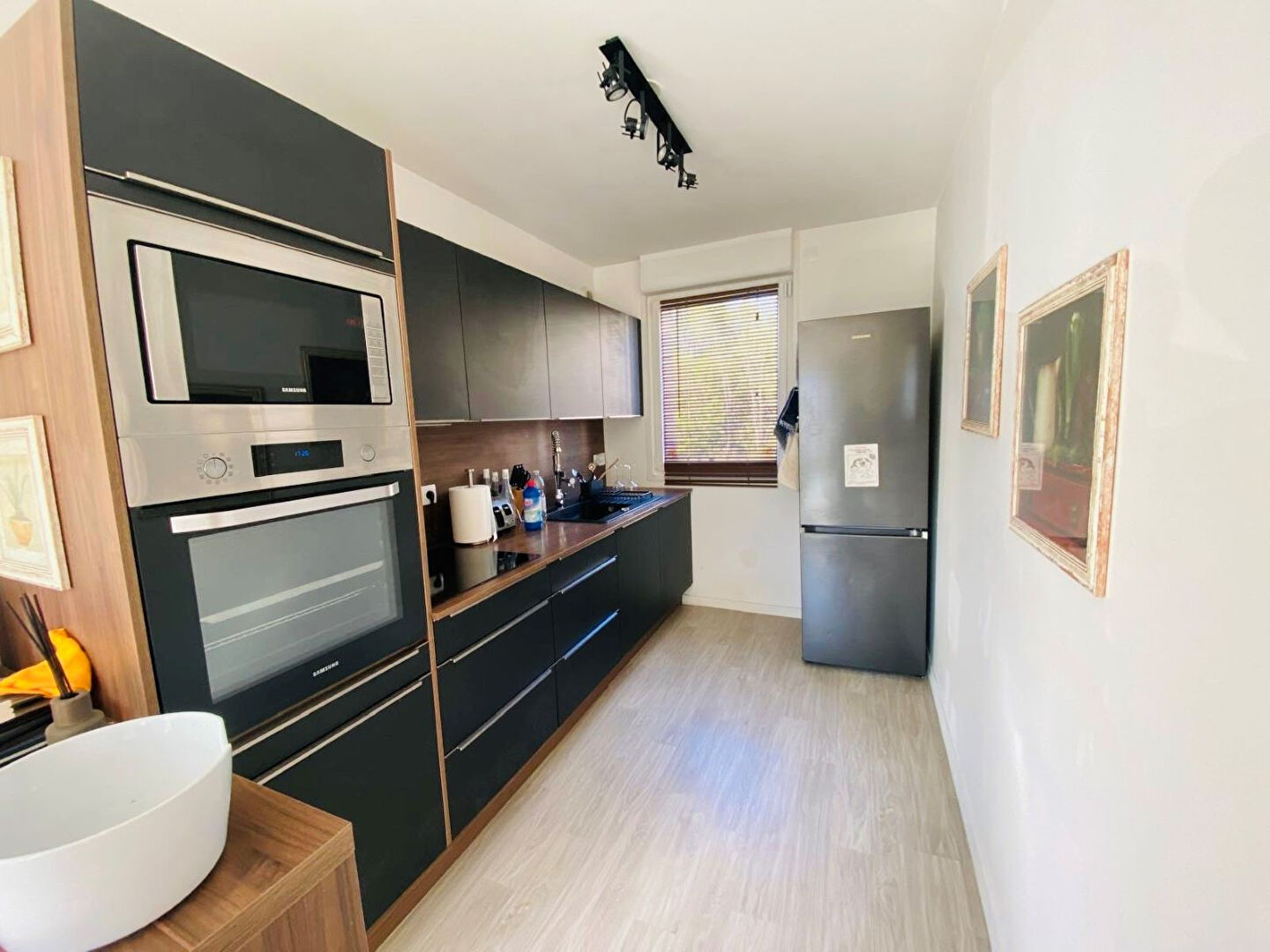 Photo A 2 pas du bois d'achelles et de la Croix Blanche image 3/6