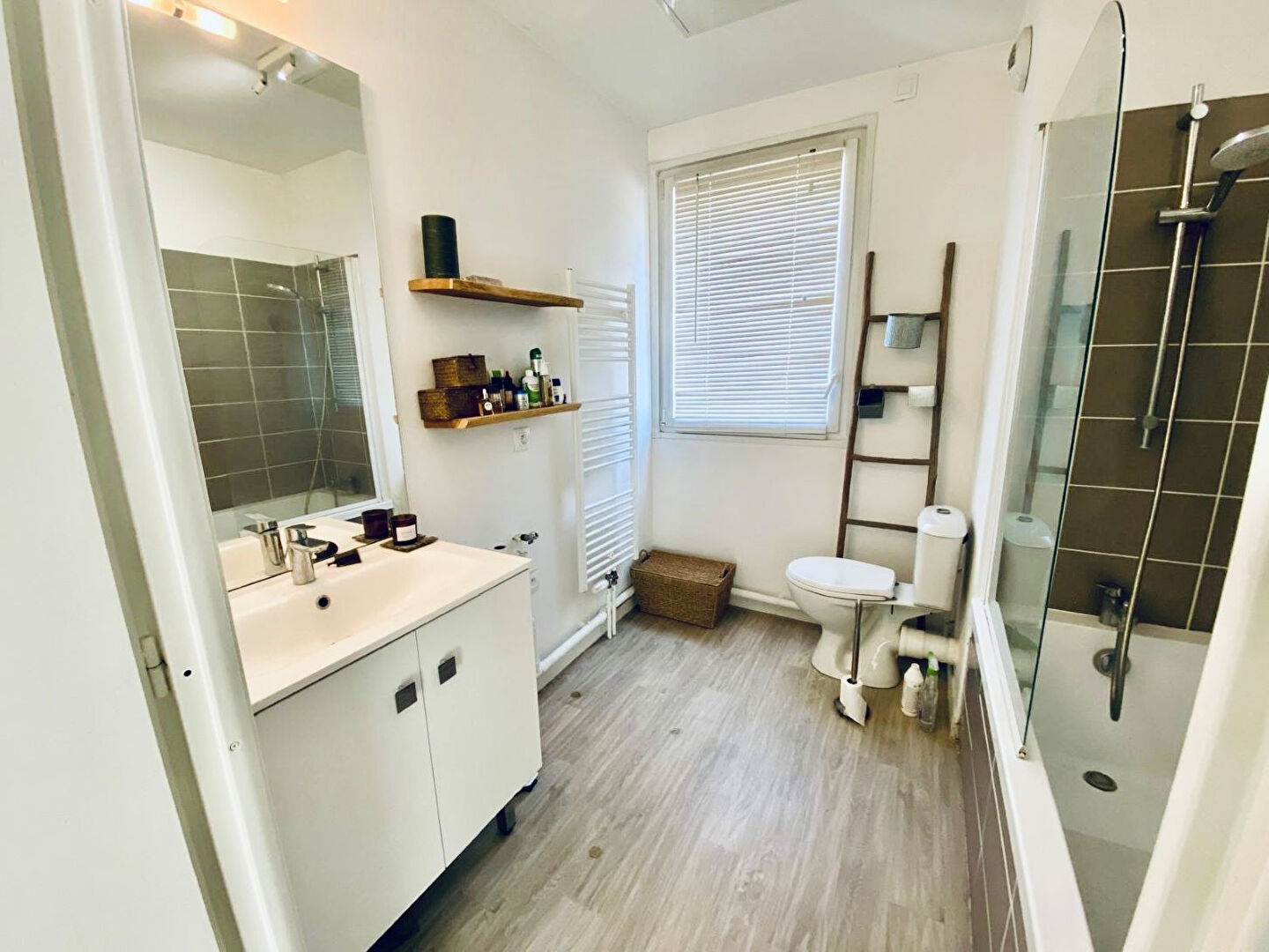 Photo A 2 pas du bois d'achelles et de la Croix Blanche image 4/6