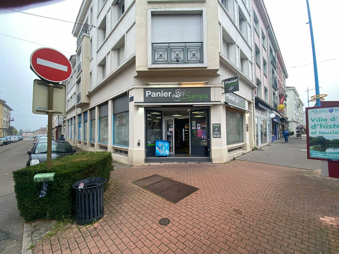 Local commercial Charmes 164 m2