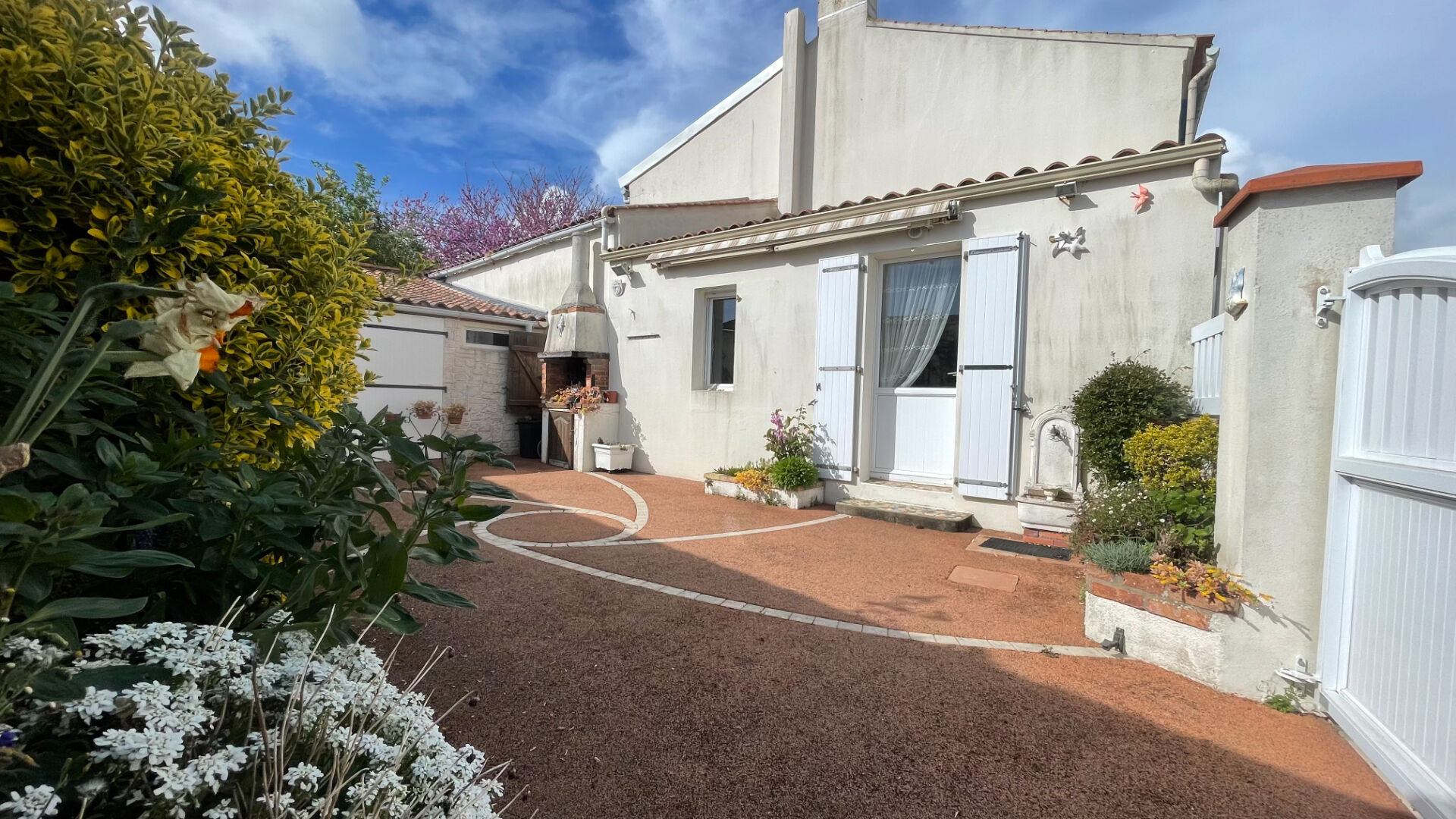 Longeville sur mer centre, maison 5 pièces à 2 pas des commerces et plage à vélo