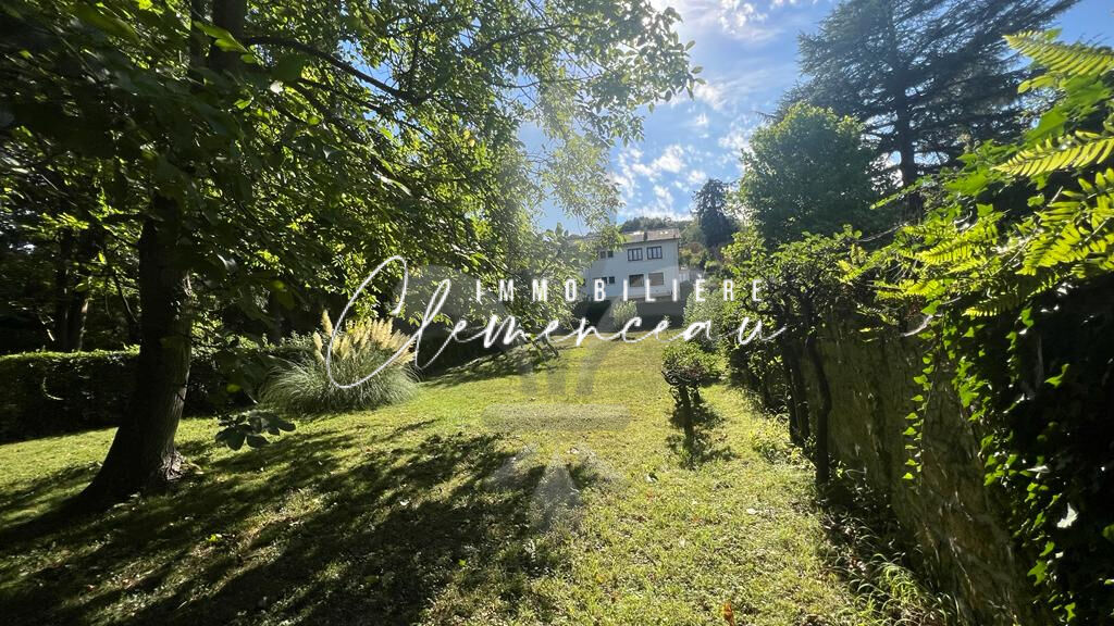 A VENDRE - MAISON 9 PIECES 146 M² - TERRAIN 1326 M²