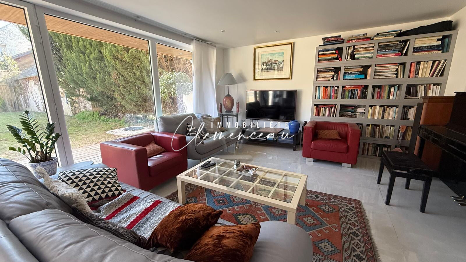 Photo MAISON D'ARCHITECTE - VILLENNES SUR SEINE - 6 CHAMBRES - SAUNA ET PISCINE INTERIEURE image 3/6