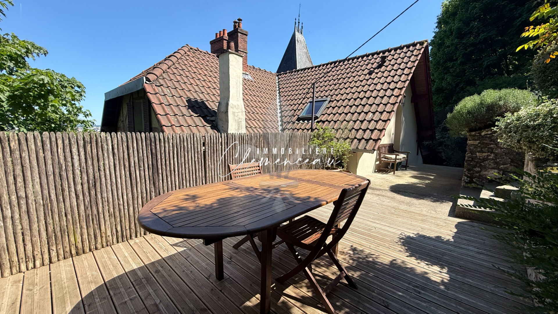 Appartement atypique avec dépendance et jardin de 1400m² - 7 pièces 156 m2