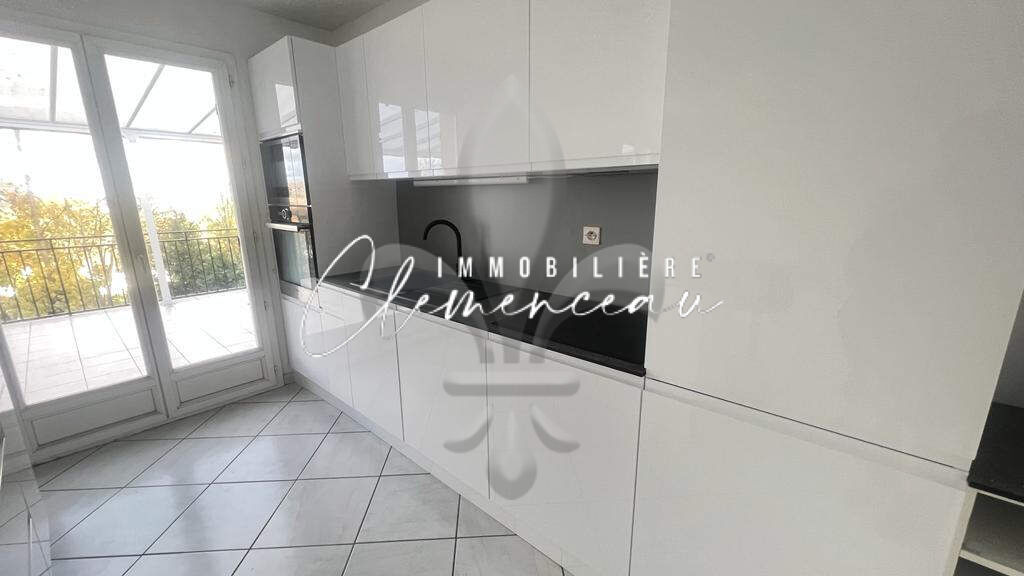 Photo A LOUER - MAISON - VUE SUR LA VALLEE  - 5 PIECES - 3 CHAMBRES - 116 M² - TERRAIN 600 M² image 3/6