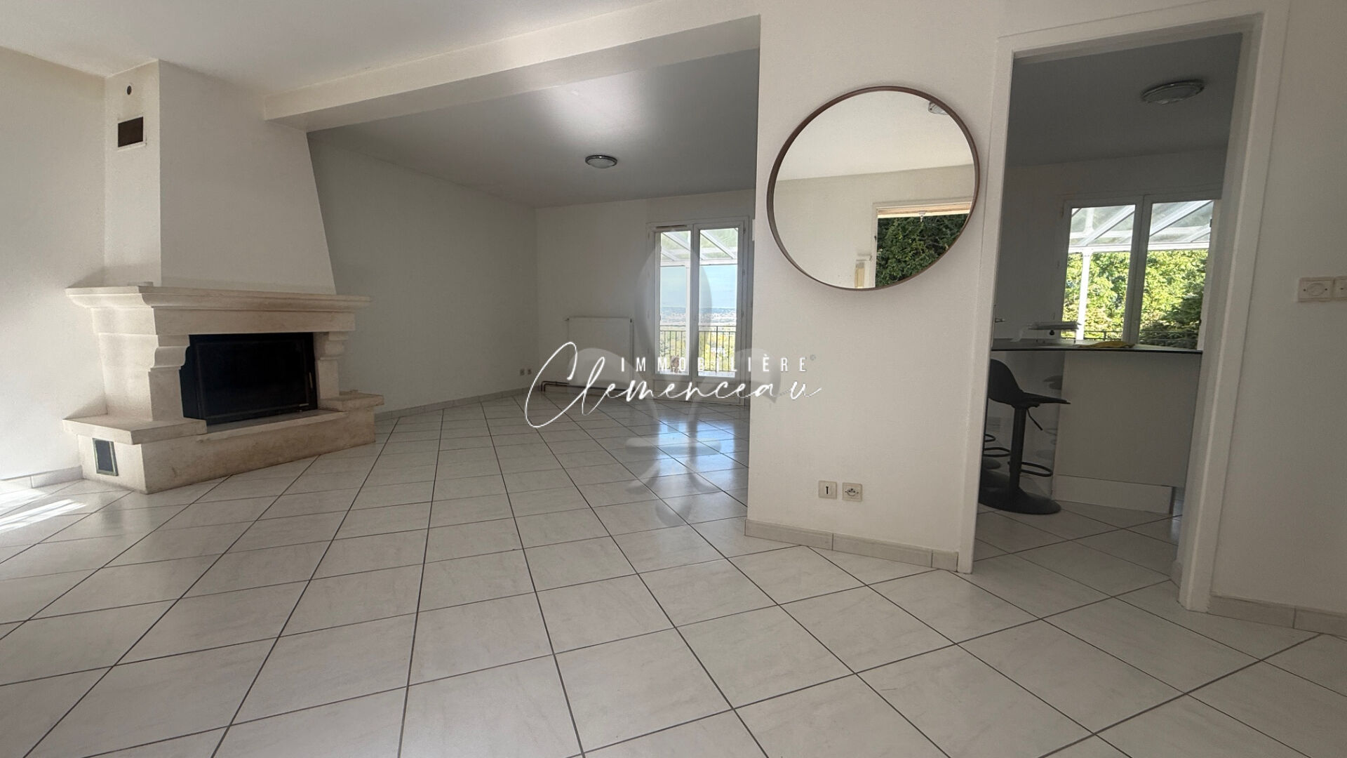 Photo A LOUER - MAISON - VUE SUR LA VALLEE  - 5 PIECES - 3 CHAMBRES - 116 M² - TERRAIN 600 M² image 4/6