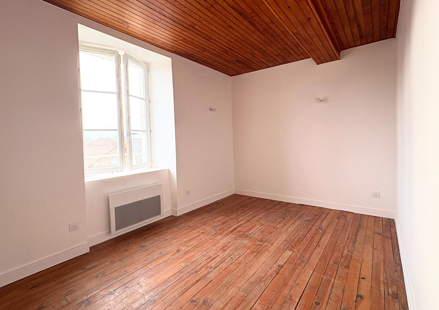 Photo MAISON T3 + Bureau - CHARAVINES 74.26 m2 image 4/6