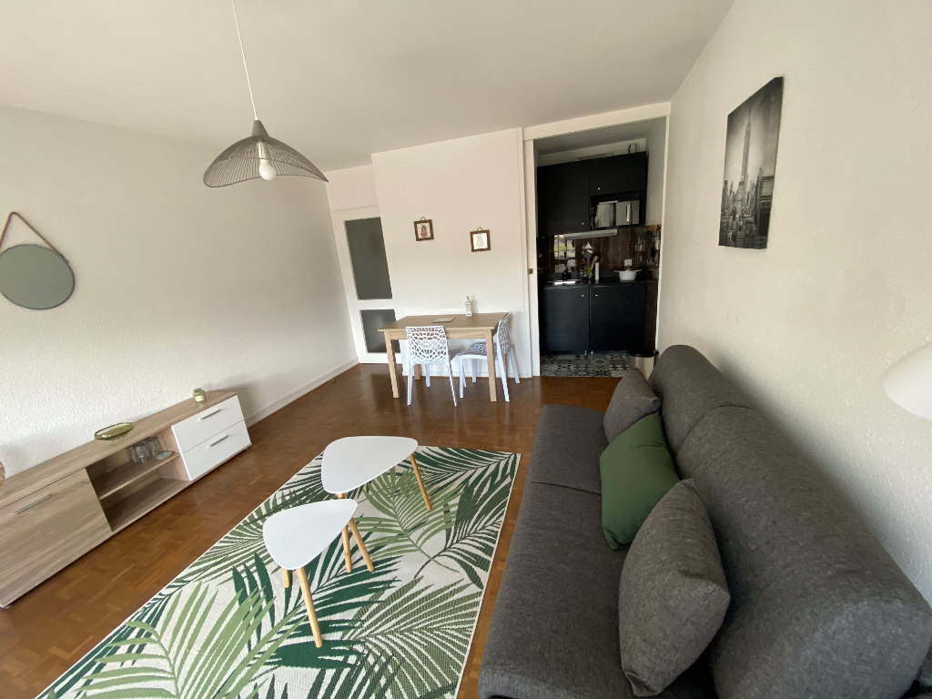Photo CHARMANT STUDIO MEUBLE Voiron 29,80 m2 image 3/5