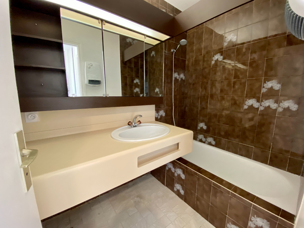 Photo CHARMANT STUDIO MEUBLE Voiron 29,80 m2 image 5/5