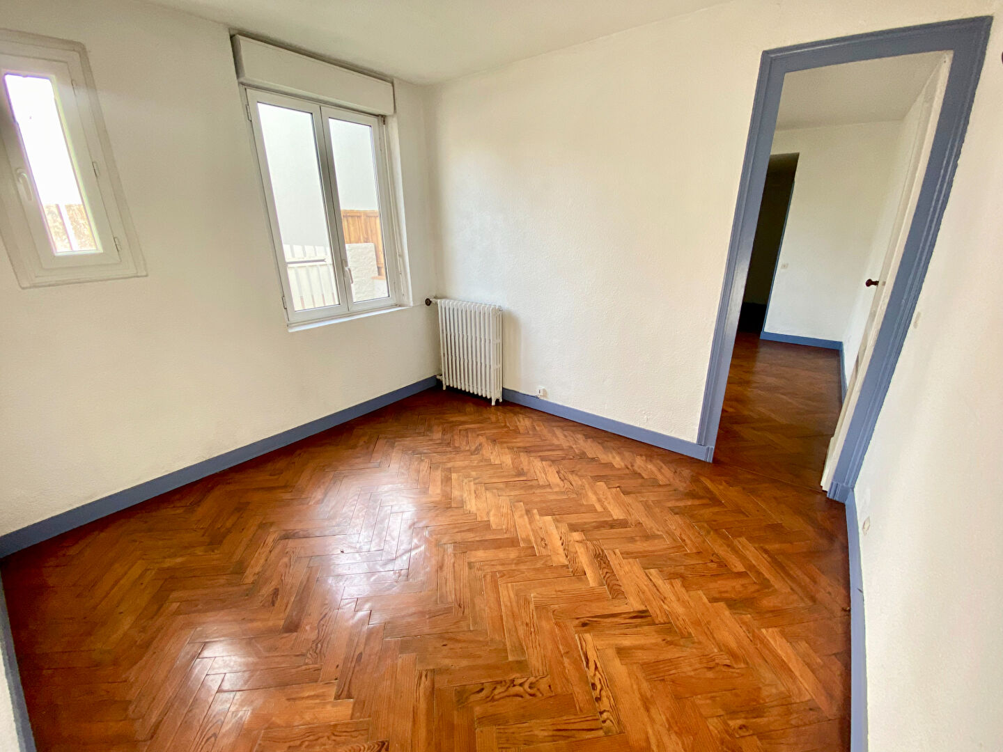 Photo Baisse de prix !!! Bordeaux cauderan stehelin T2 Terrasse image 5/6