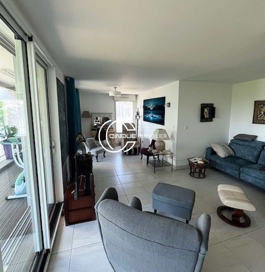 Photo NANTES - ILE DE NANTES - Appartement 4 pièce(s) 82 m2 - Terrasse - Garage image 4/4