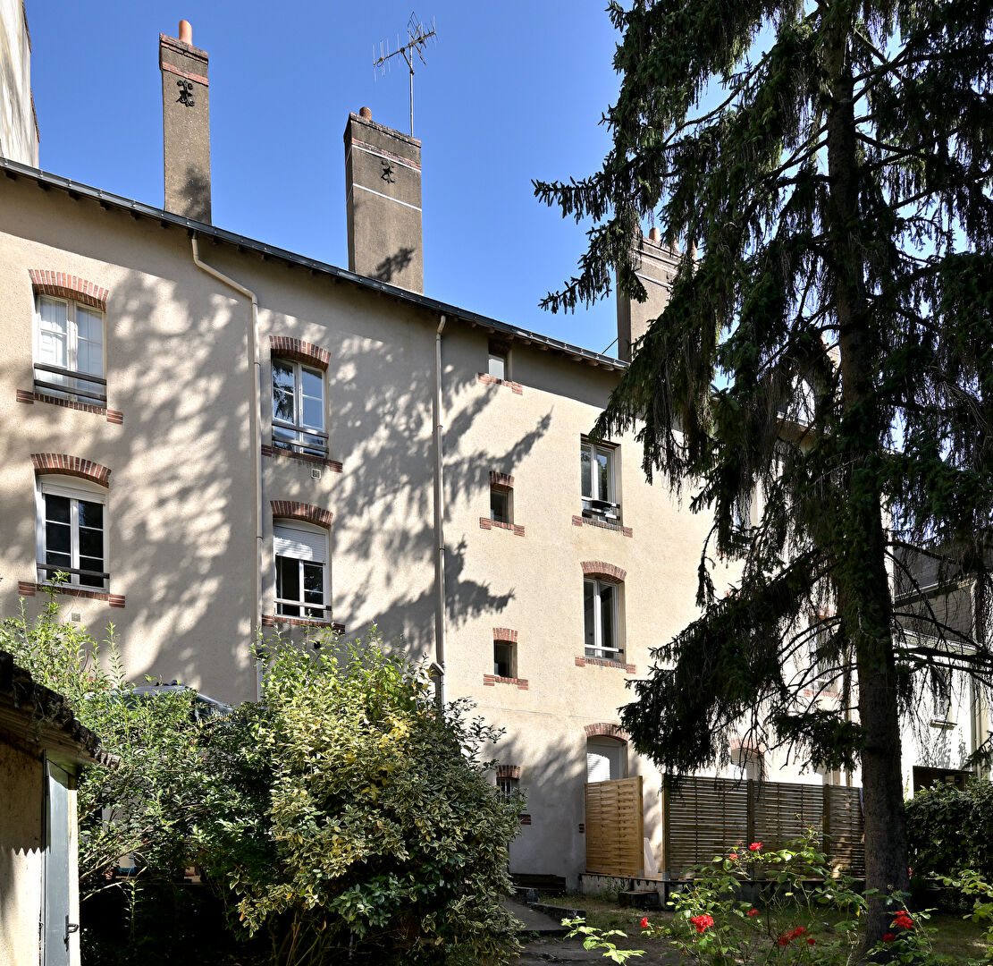 Photo À vendre T3 de charme sous combles Jardin des Plantes / Gare Nord image 2/4