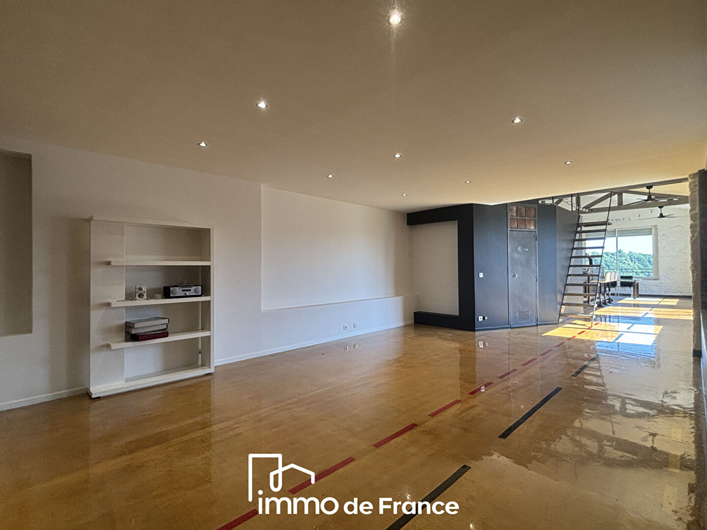 Photo SUPERBE LOFT 213m²  à Rodez image 2/6