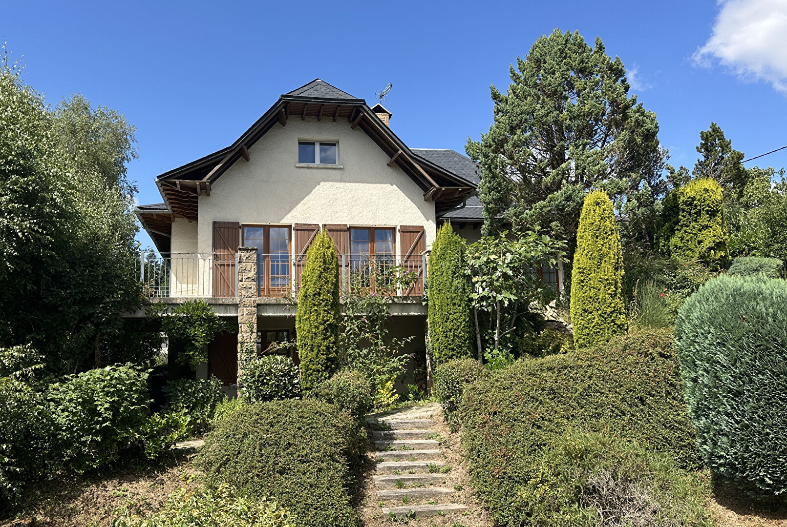 Maison proche de toutes commodités, 8 pièces, 6 chambres, 185 m² sur 2913 m² de terrain