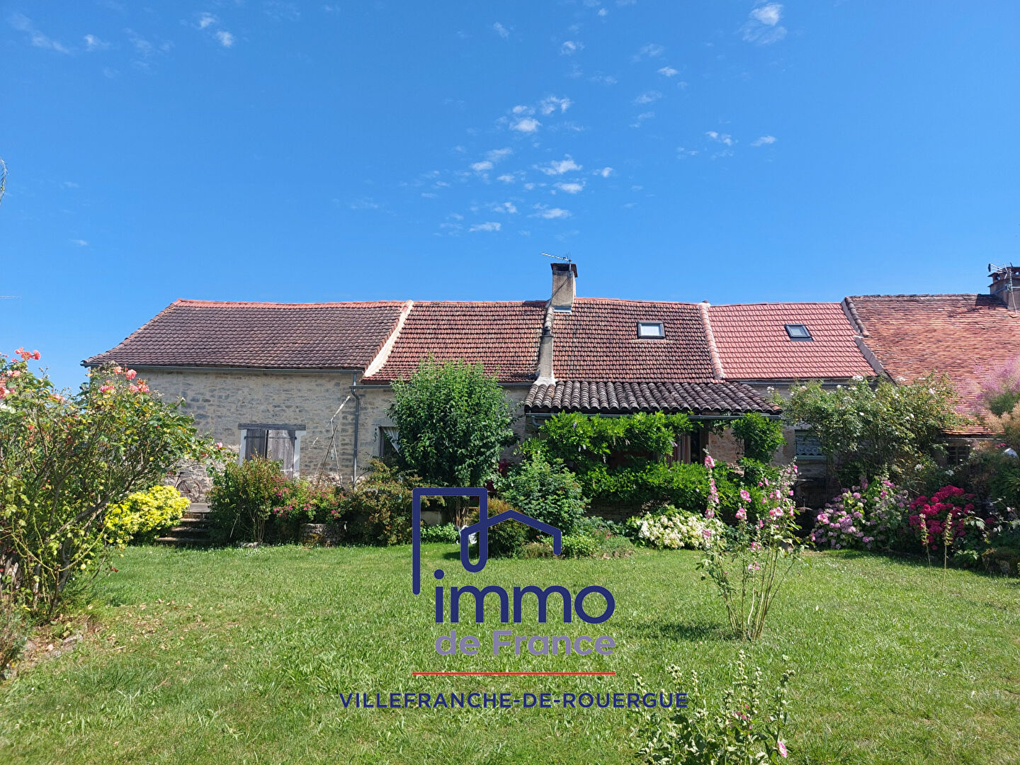 Maison de village  avec jardin et dépendances