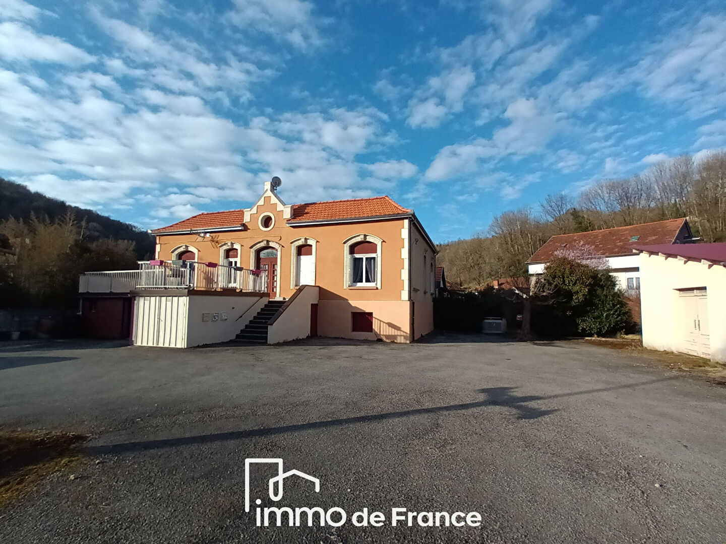 Photo Aubin- Bel immeuble 200 m2 habitables - Fort potentiel pour investisseur image 2/6