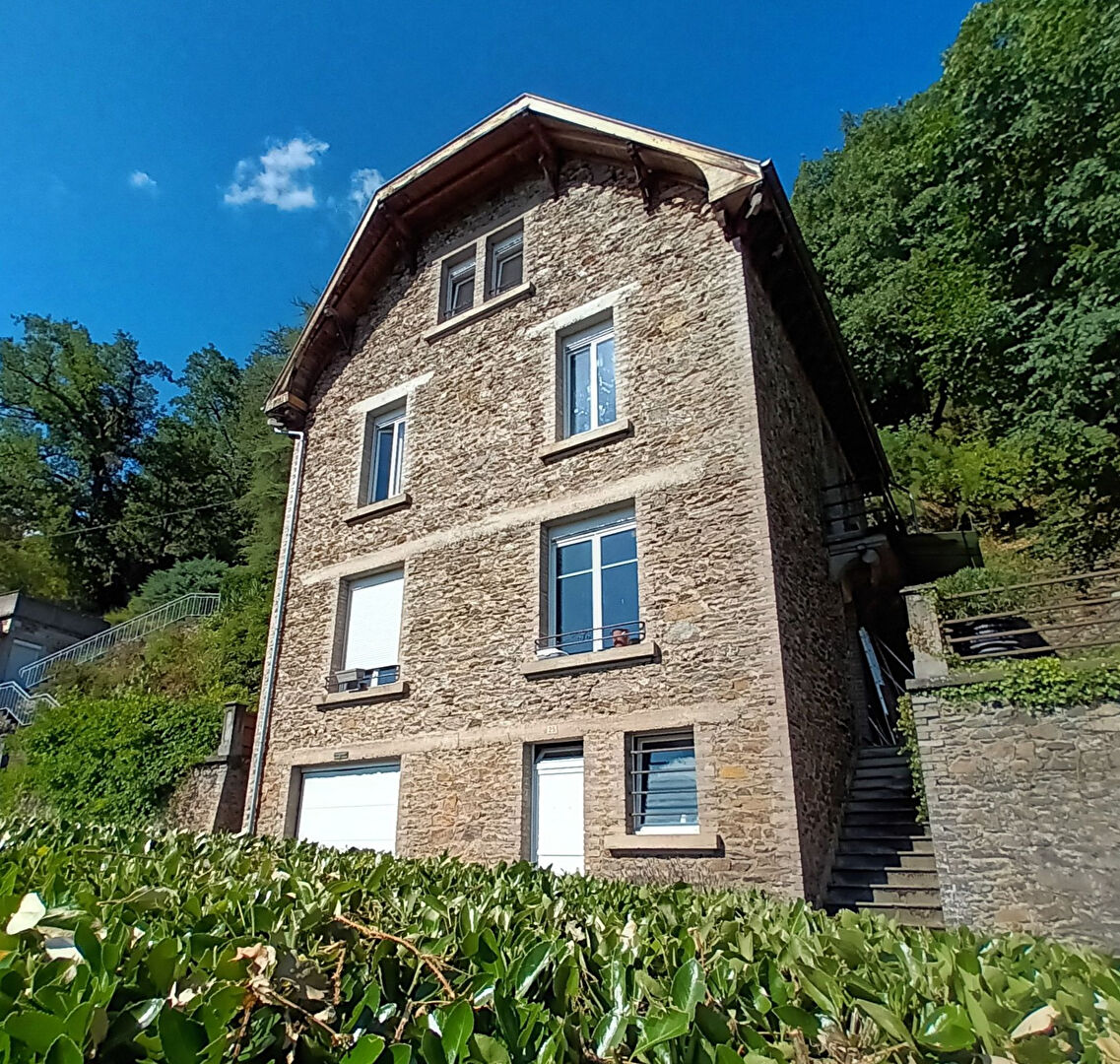 Photo Maison en pierre avec magnifique vue sur la vallée du Lot. image 1/6