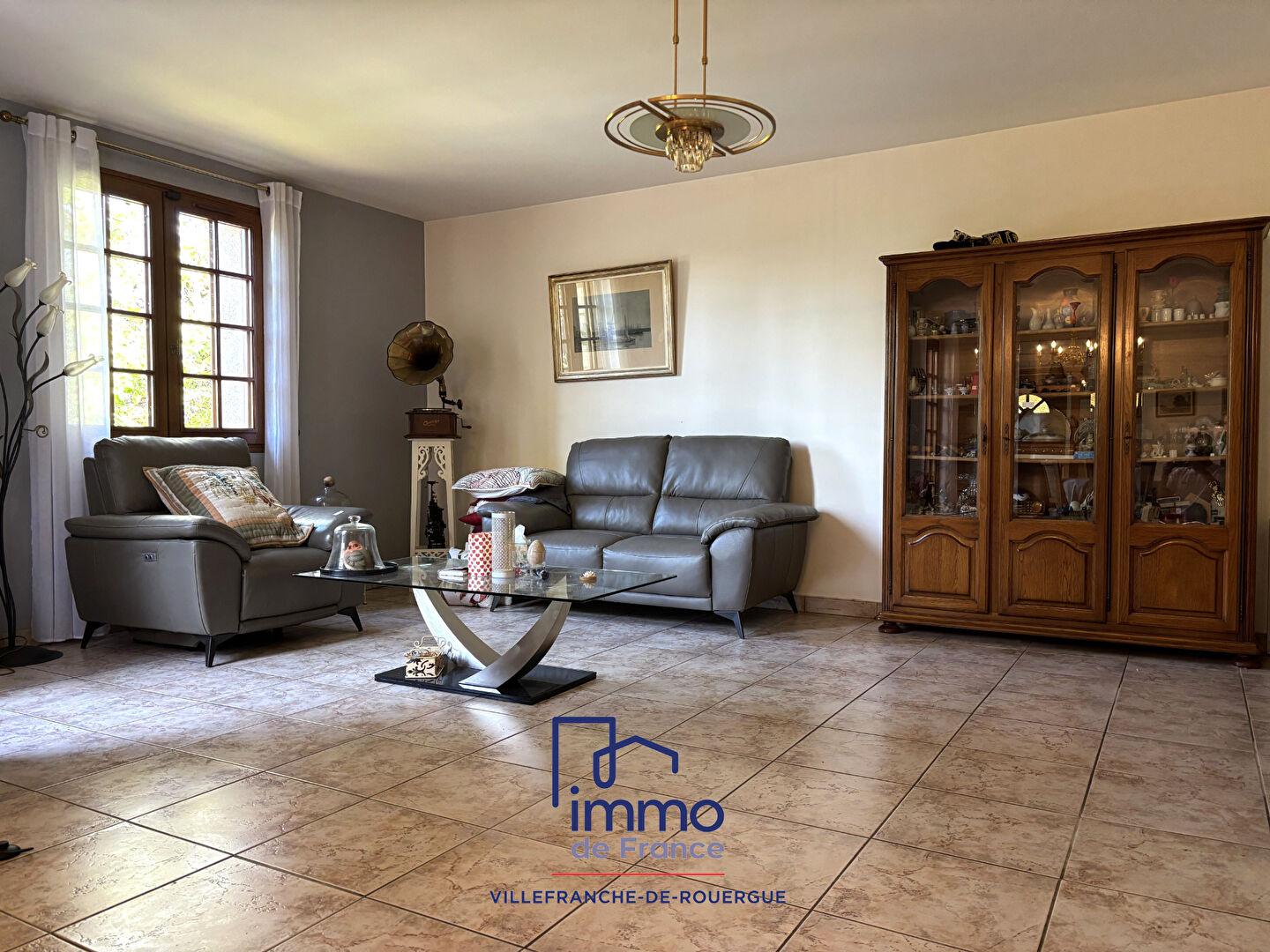 Photo Maison traditionnelle T5 160 m2 sous-sol, piscine et terrain clos de 3221m² image 3/6