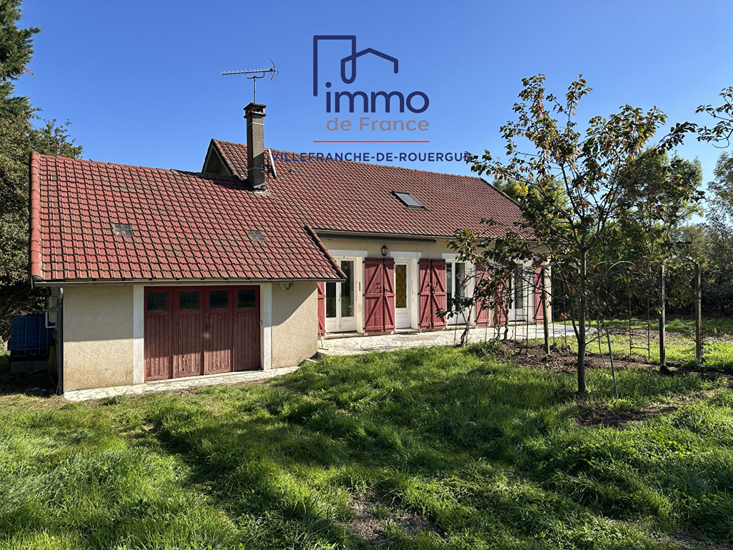 Photo Plain-pied de 133 m², 3 chambres, garage, sur 2831 m² de terrain image 2/6