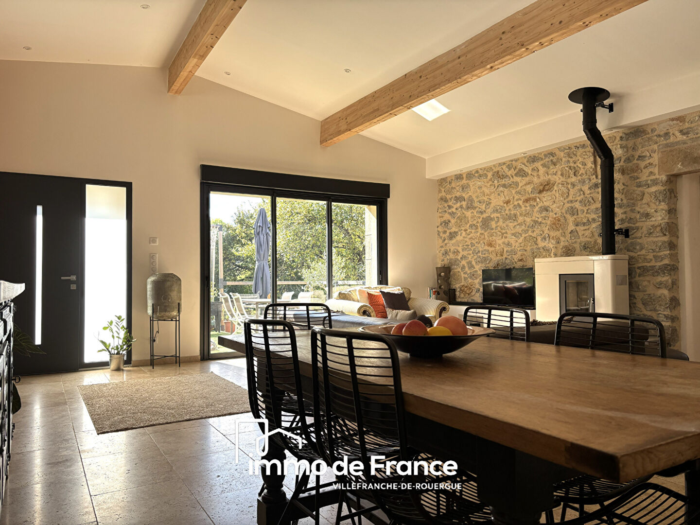 Photo Maison contemporaine avec terrain attenant image 3/6