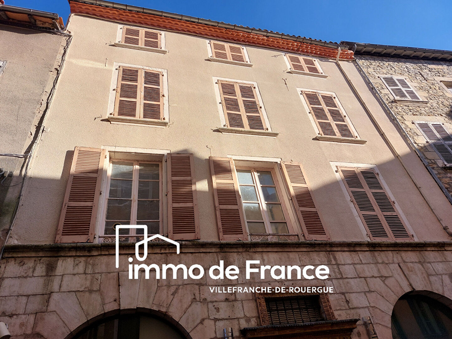 Photo Immeuble à usage mixte : restauration et habitation 145m² image 2/6