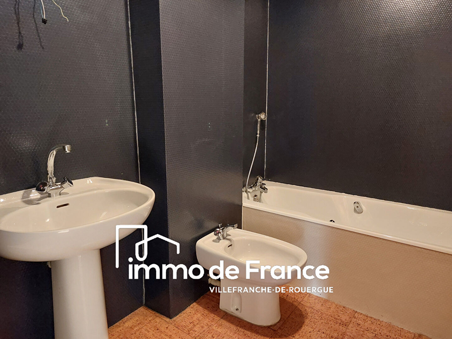 Photo Appartement T2  52.80m²  avec balcon + garage image 6/6