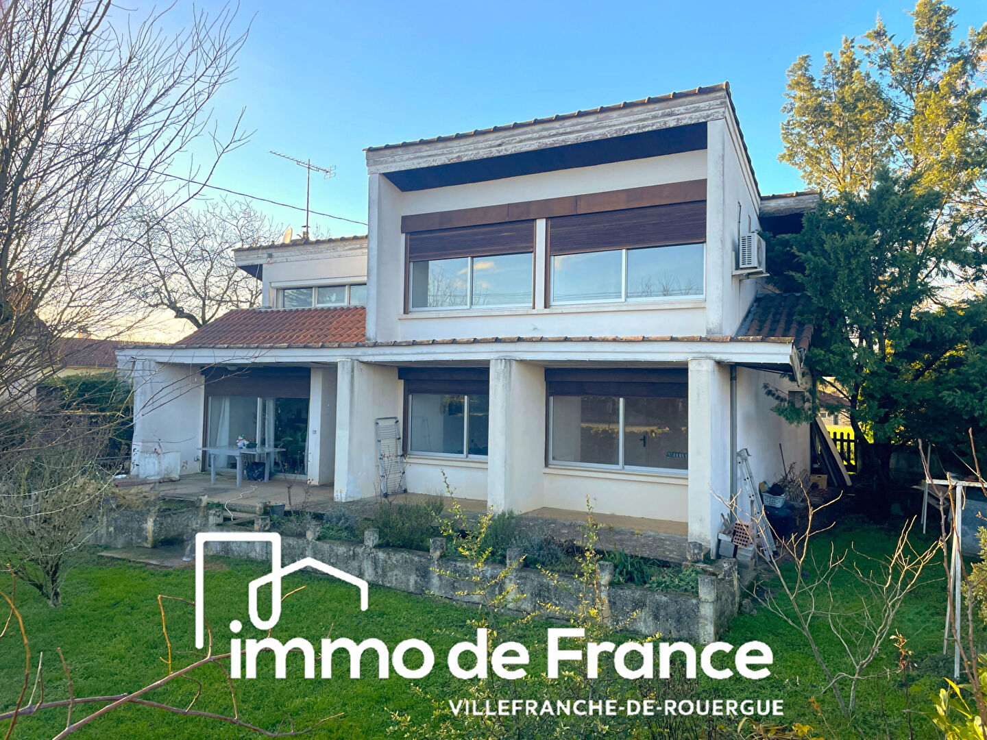 Ensemble immobilier - maison 119 m² + dépendance à rénover