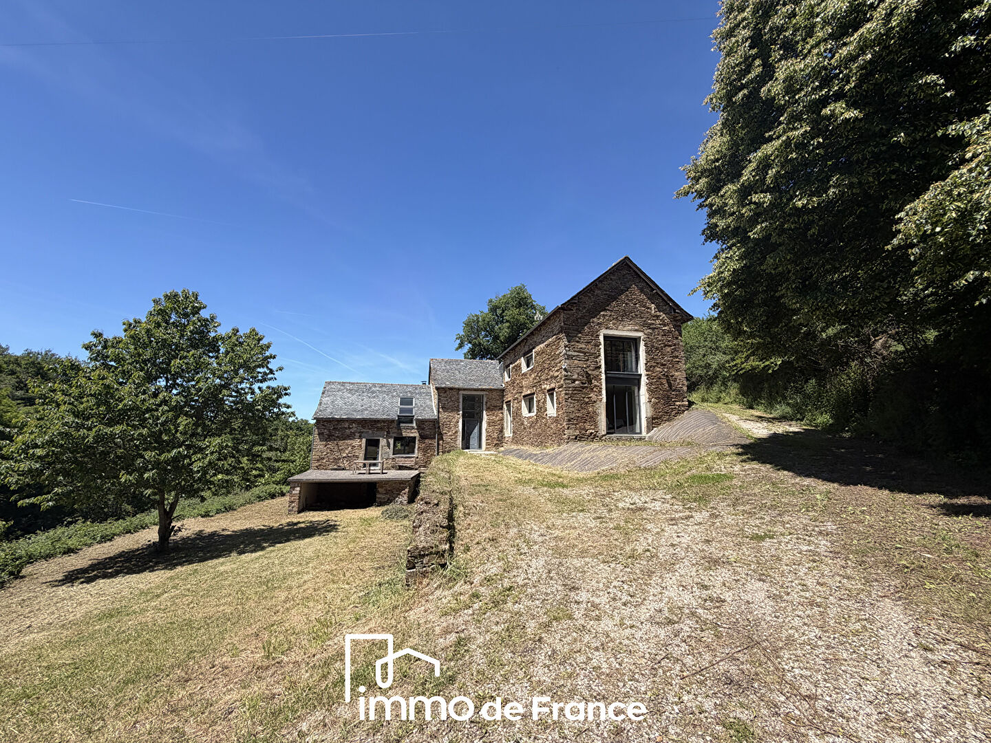 À 20 min du Centre-Ville de Rodez, Magnifique Maison en pierre rénovée