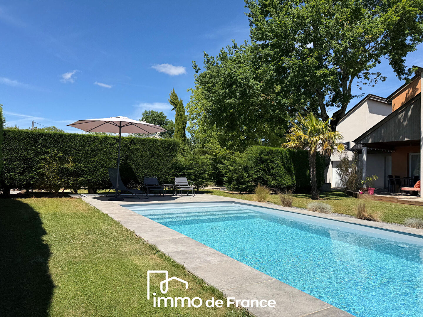Jolie Maison Type 5 avec garage, jardin et piscine