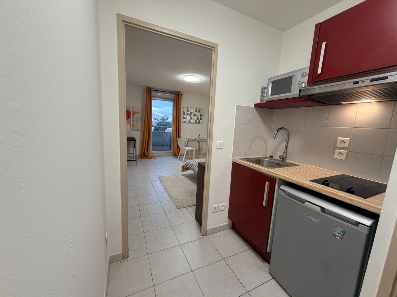 STUDIO MEUBLE  25.55m² 13003 MARSEILLE
