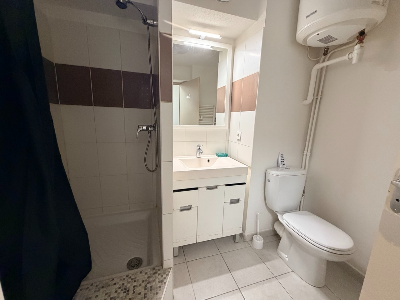 Photo STUDIO MEUBLE  25.55m² 13003 MARSEILLE image 3/4