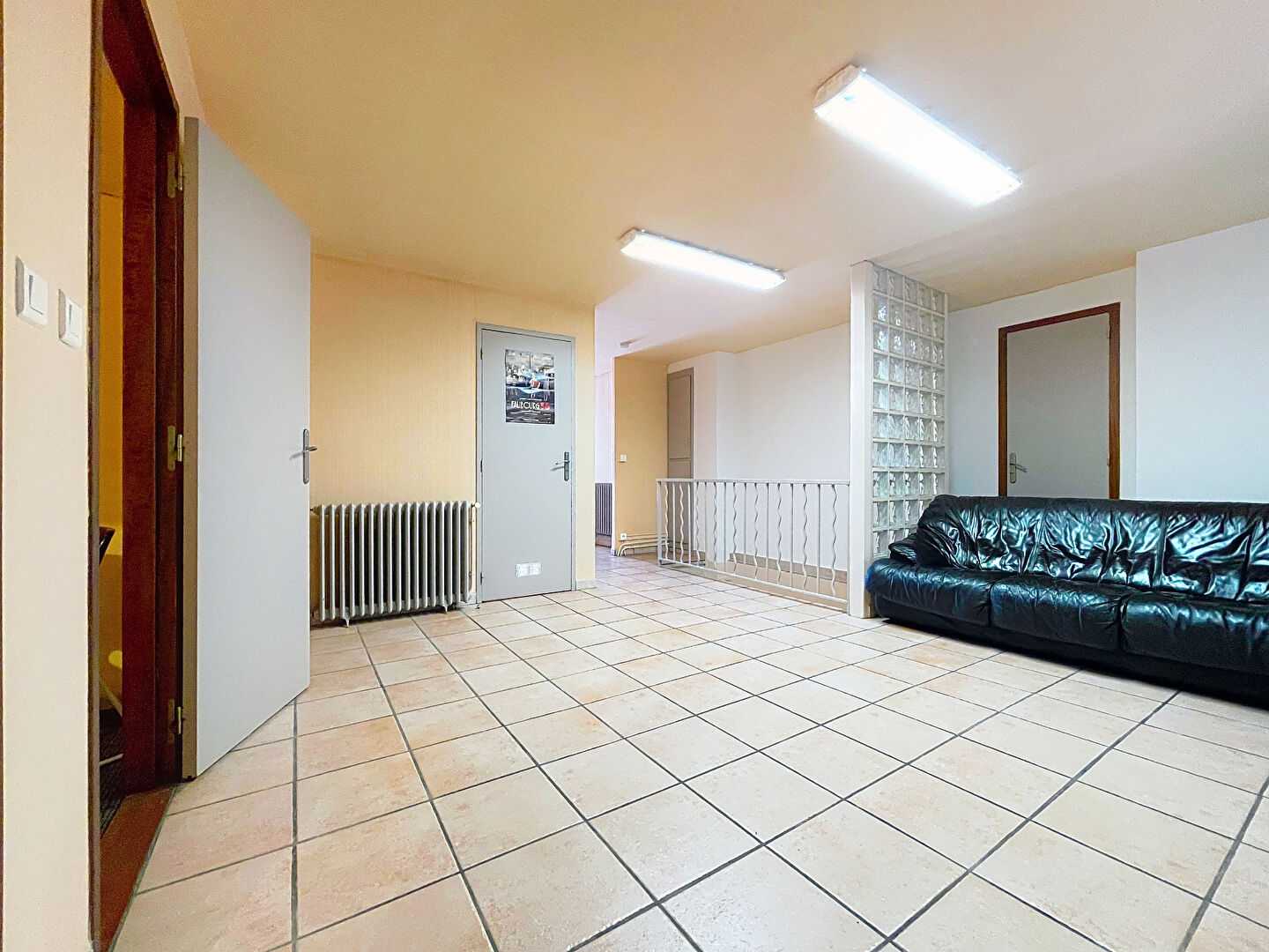 Photo Local commercial Marseille 117 m2 image 6/6