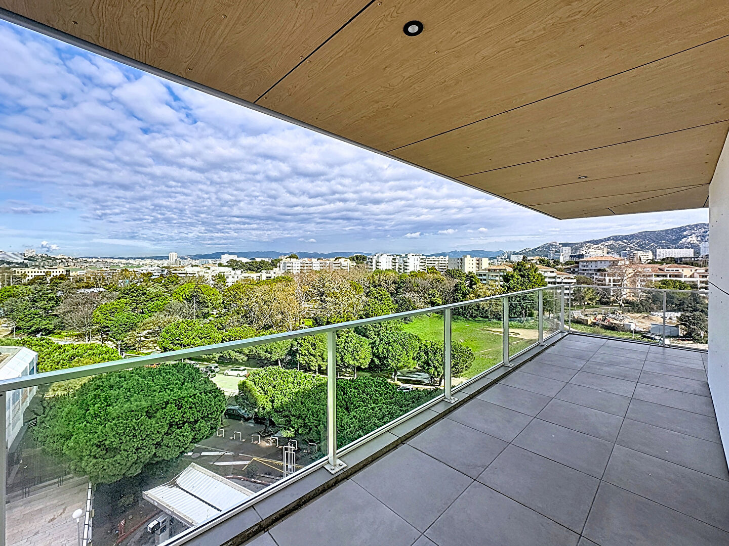 Agence immobilière de IMMO de FRANCE - Provence - Marseille 8