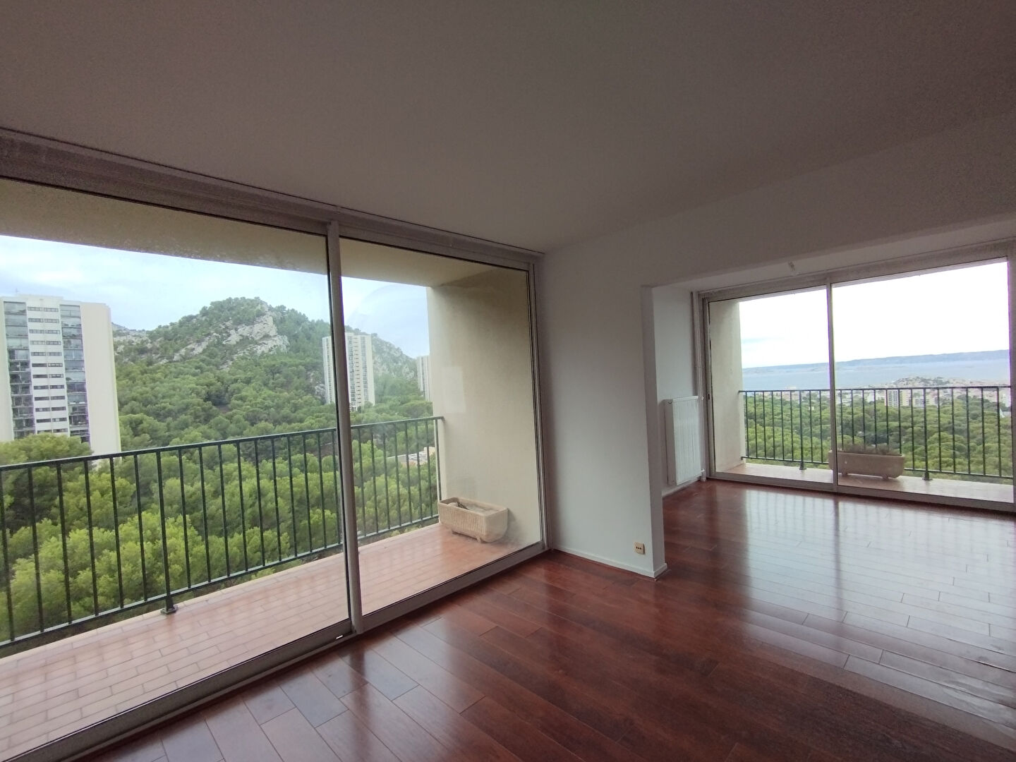 Agence immobilière de IMMO de FRANCE - Provence - Marseille 8