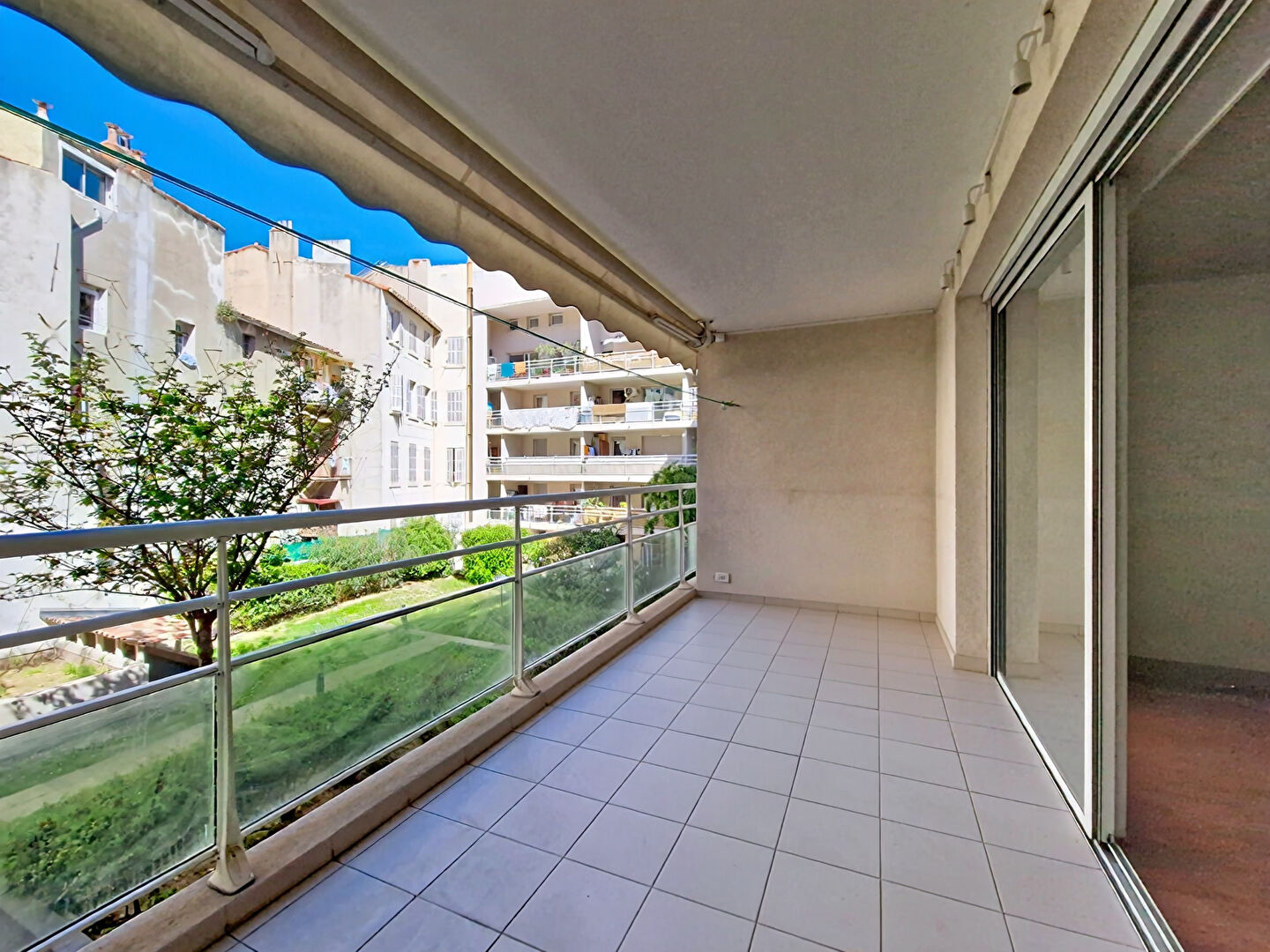 Agence immobilière de IMMO de FRANCE - Provence - Marseille 8