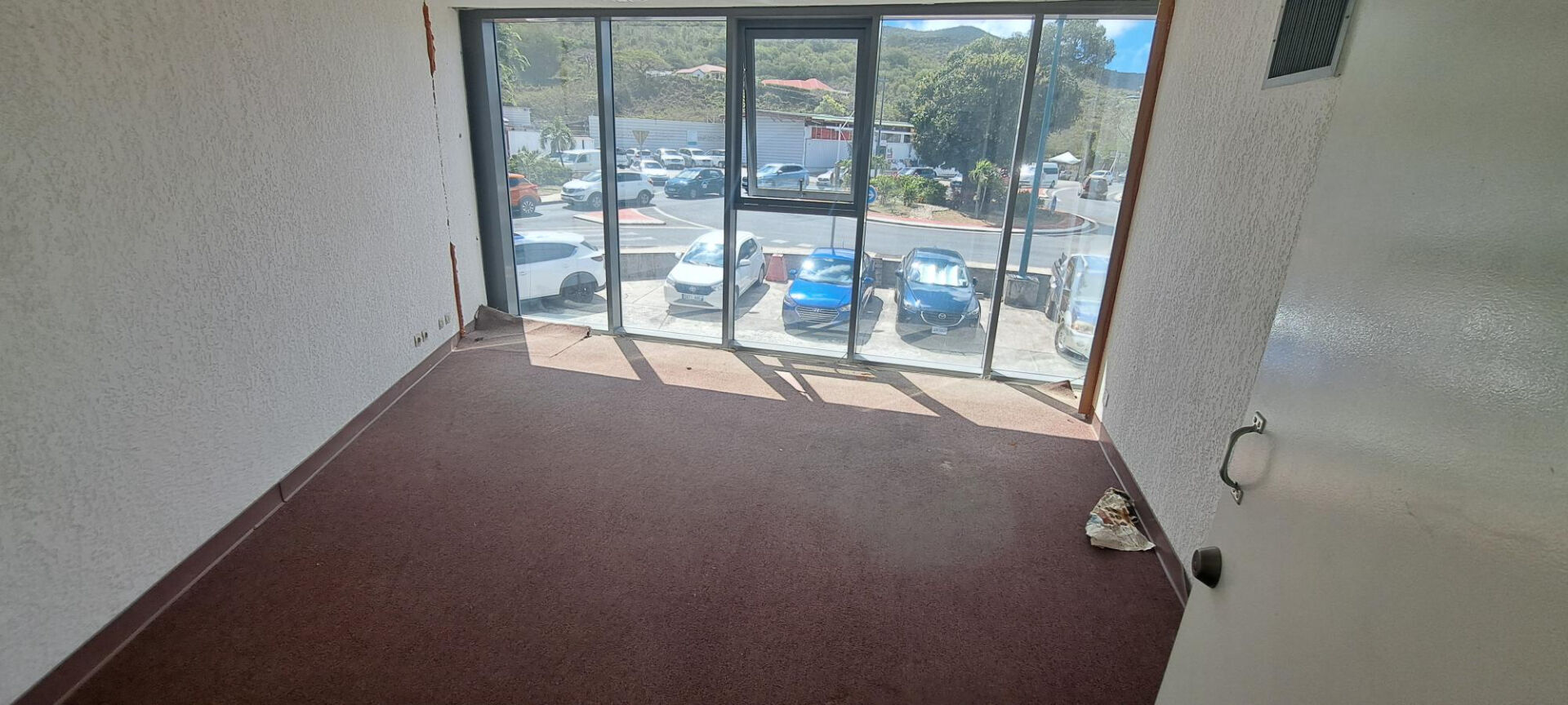 Photo Sous compromis de vente/ Bureaux à vendre au 1er étage image 3/6