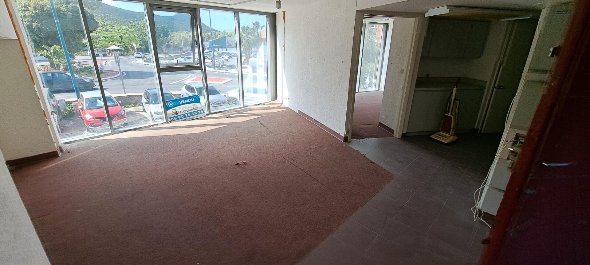 Photo Sous compromis de vente/ Bureaux à vendre au 1er étage image 4/6