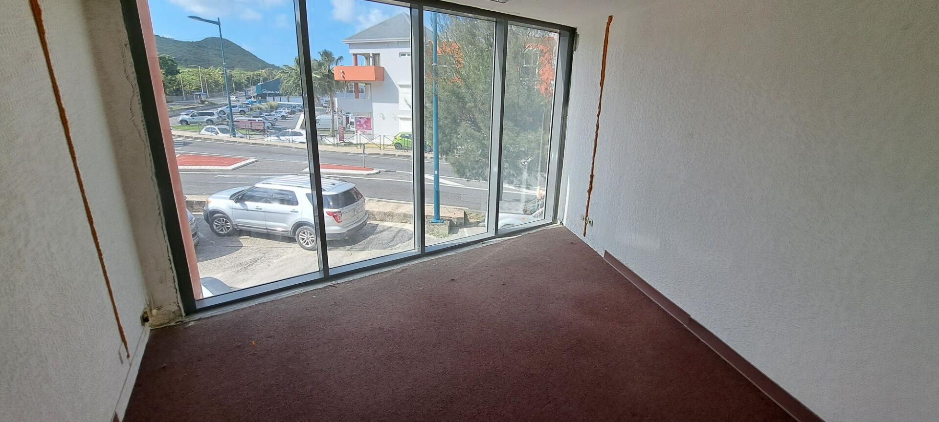 Photo Sous compromis de vente/ Bureaux à vendre au 1er étage image 5/6