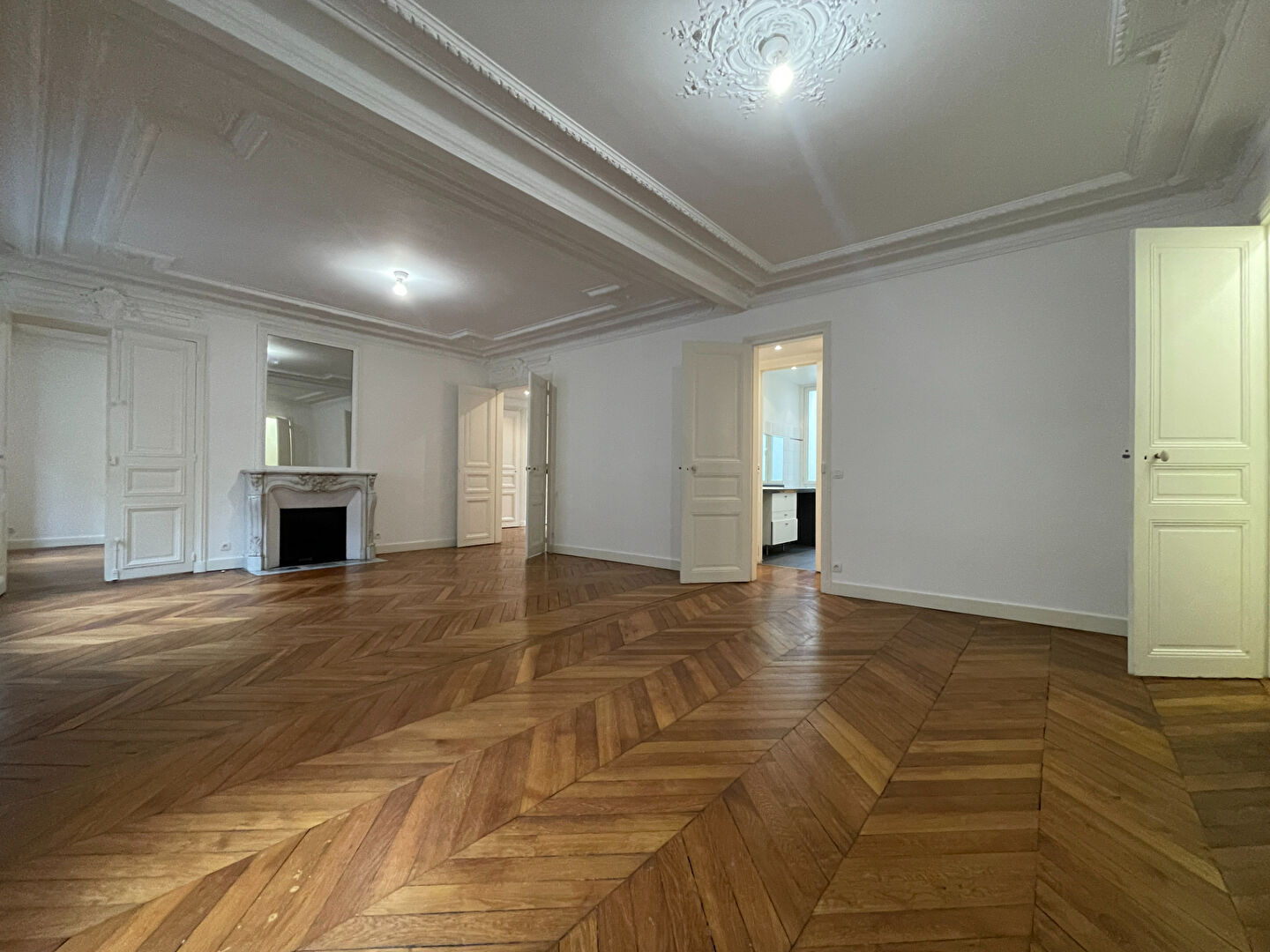 Photo Appartement Paris 5 pièce(s) 125 m2 image 3/6