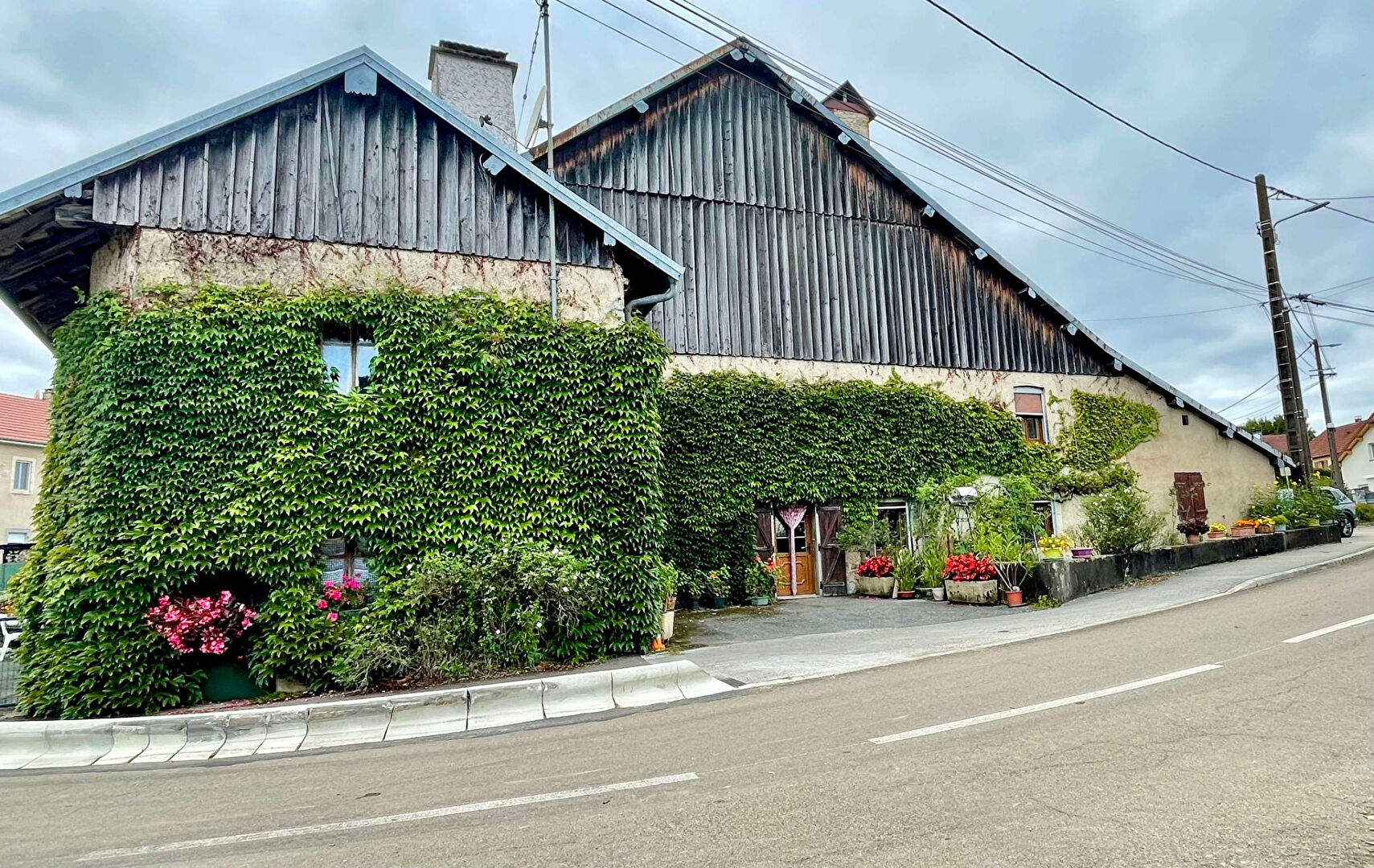 Ferme de caractère et dépendances, à deux pas de Besançon