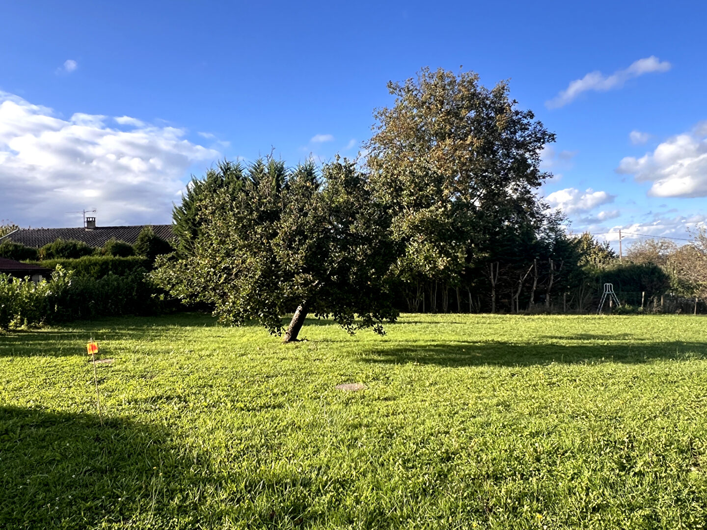 Photo superbe terrain plat et au calme Terrain de 1000 m2 évolutif image 2/3