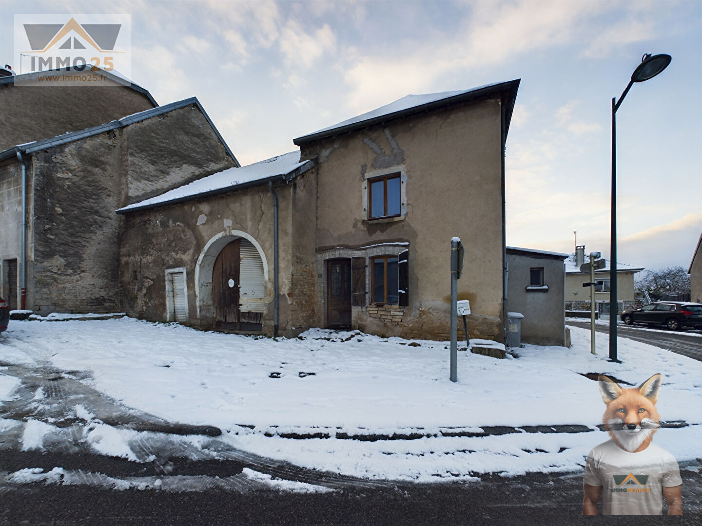 Maison et sa grange à rénover, à 15min de Rioz.