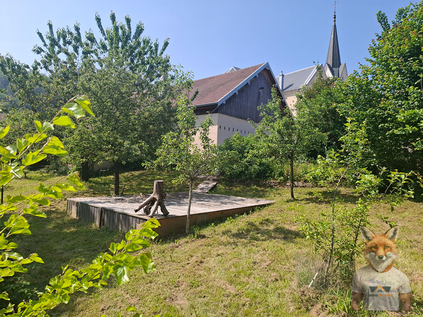 Ferme mitoyenne à adopter