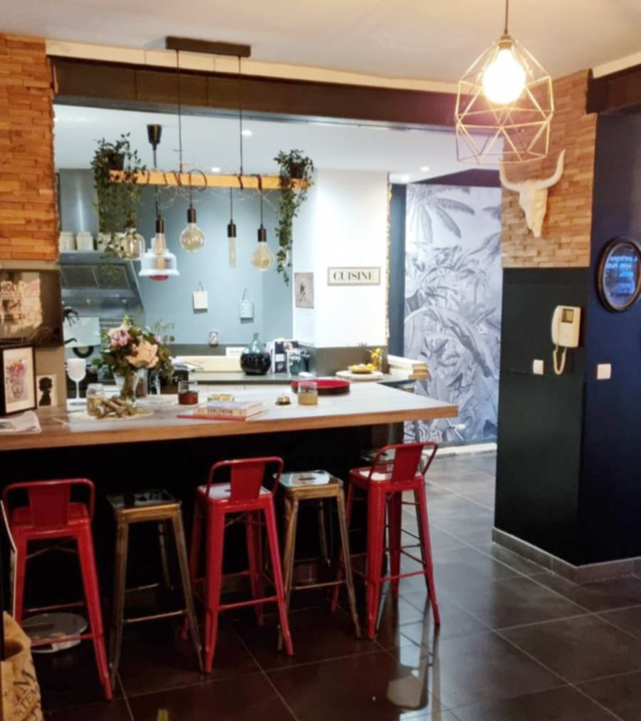 Photo Vaste maison de ville de 10 Pièces 282m² garage, piscine, cuisine d'été + grenier 200m² sur dalle béton à aménager hyper centre d'Ornans image 4/6