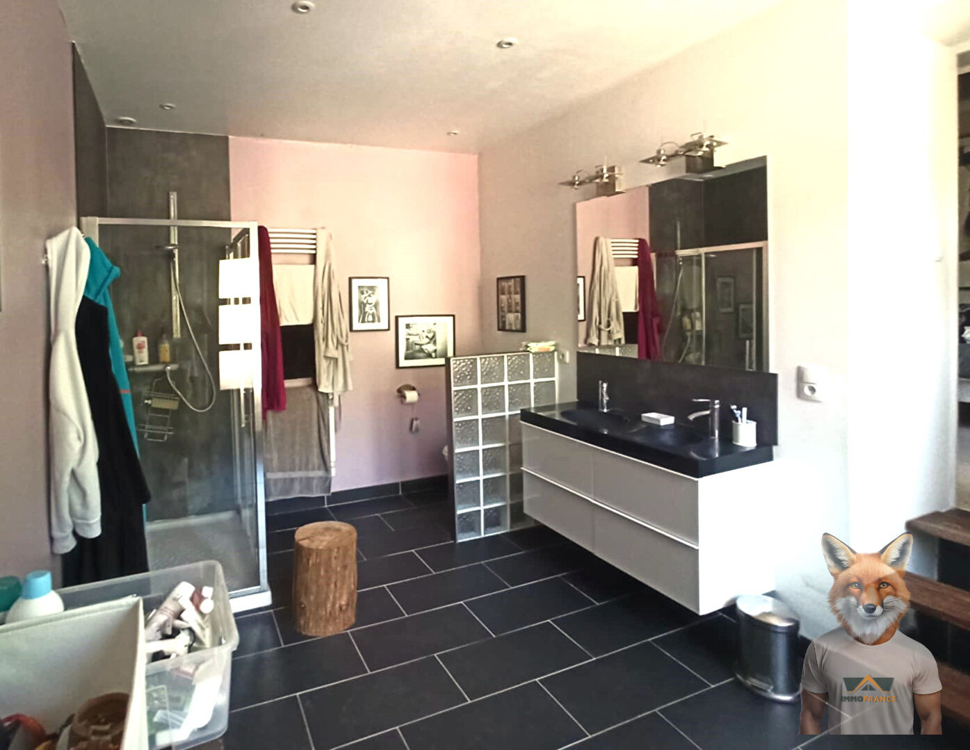 Photo Vaste maison de ville de 10 Pièces 282m² garage, piscine, cuisine d'été + grenier 200m² sur dalle béton à aménager hyper centre d'Ornans image 6/6