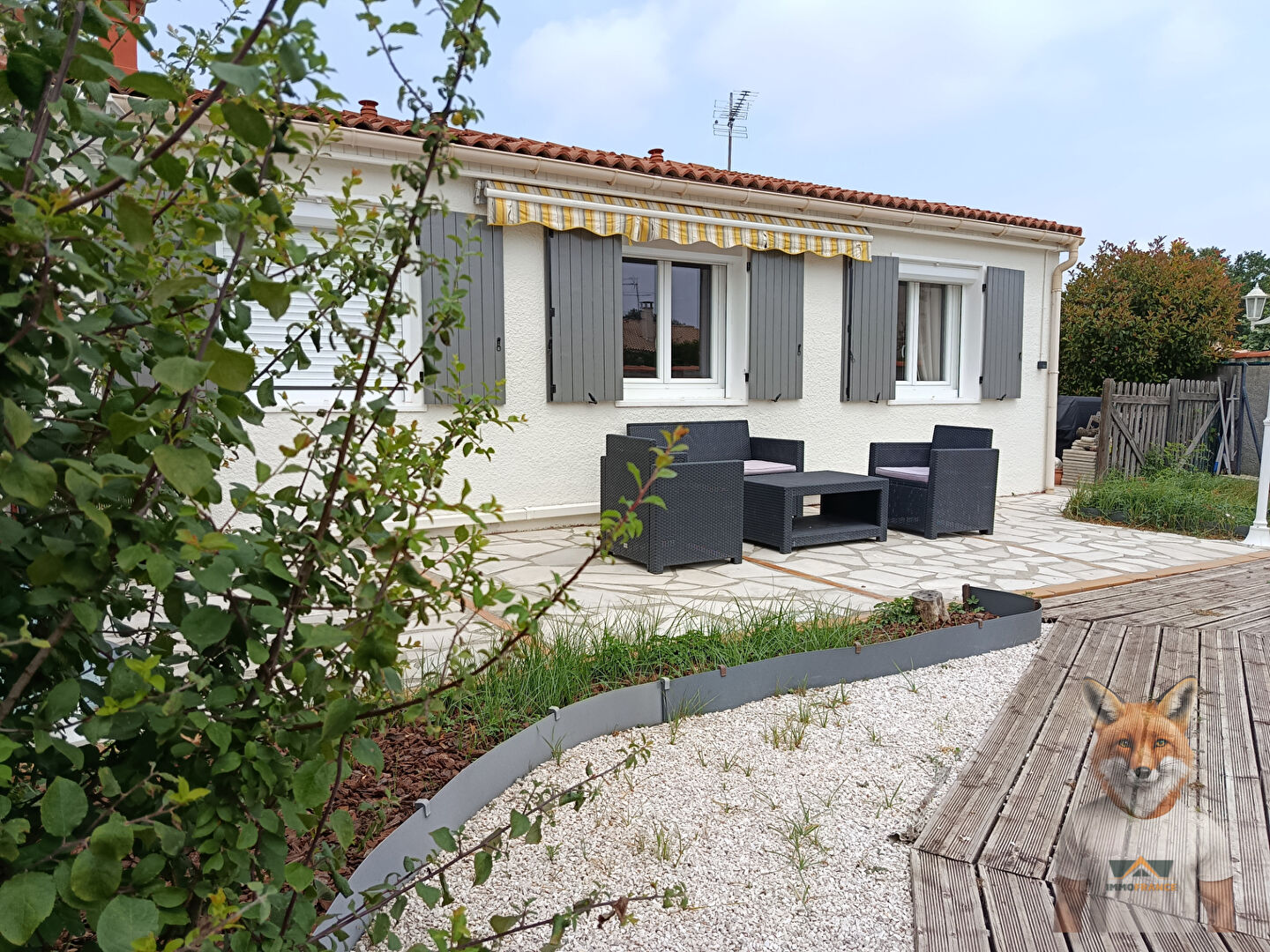 Maison de plain pied avec piscine