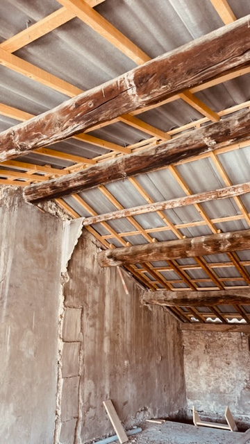 Photo PERTUIS centre ville traverse Colbert, T2 en DUPLEX de 70 m² sous les toits avec terrasse dominante image 5/6